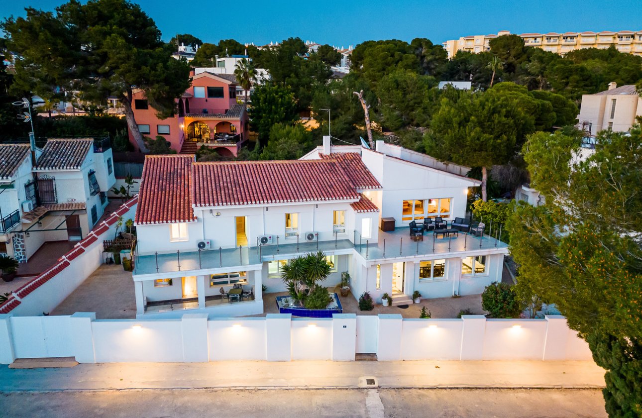 Herverkoop - Villa -
Dehesa de Campoamor - Costa Blanca