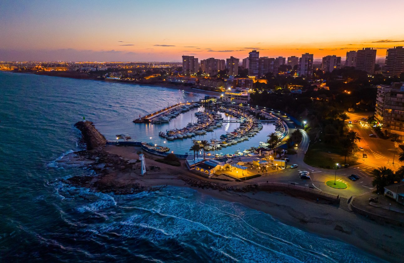 Herverkoop - Villa -
Dehesa de Campoamor - Costa Blanca