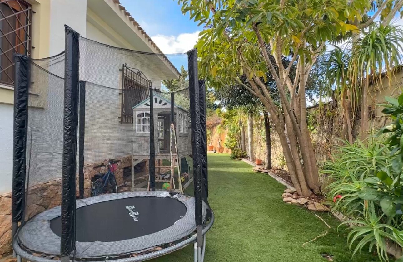 Herverkoop - Villa -
Dehesa de Campoamor - Costa Blanca