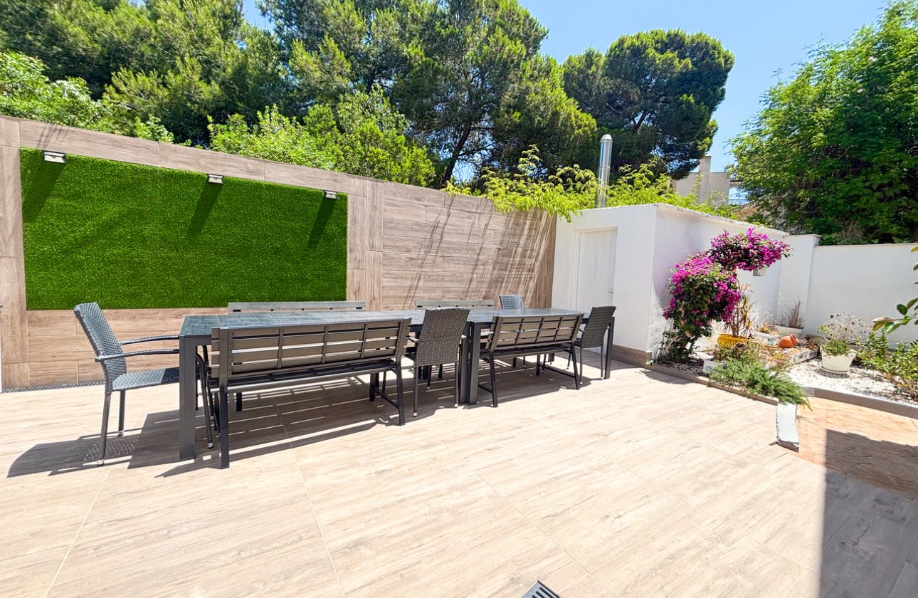 Herverkoop - Villa -
Dehesa de Campoamor - Costa Blanca