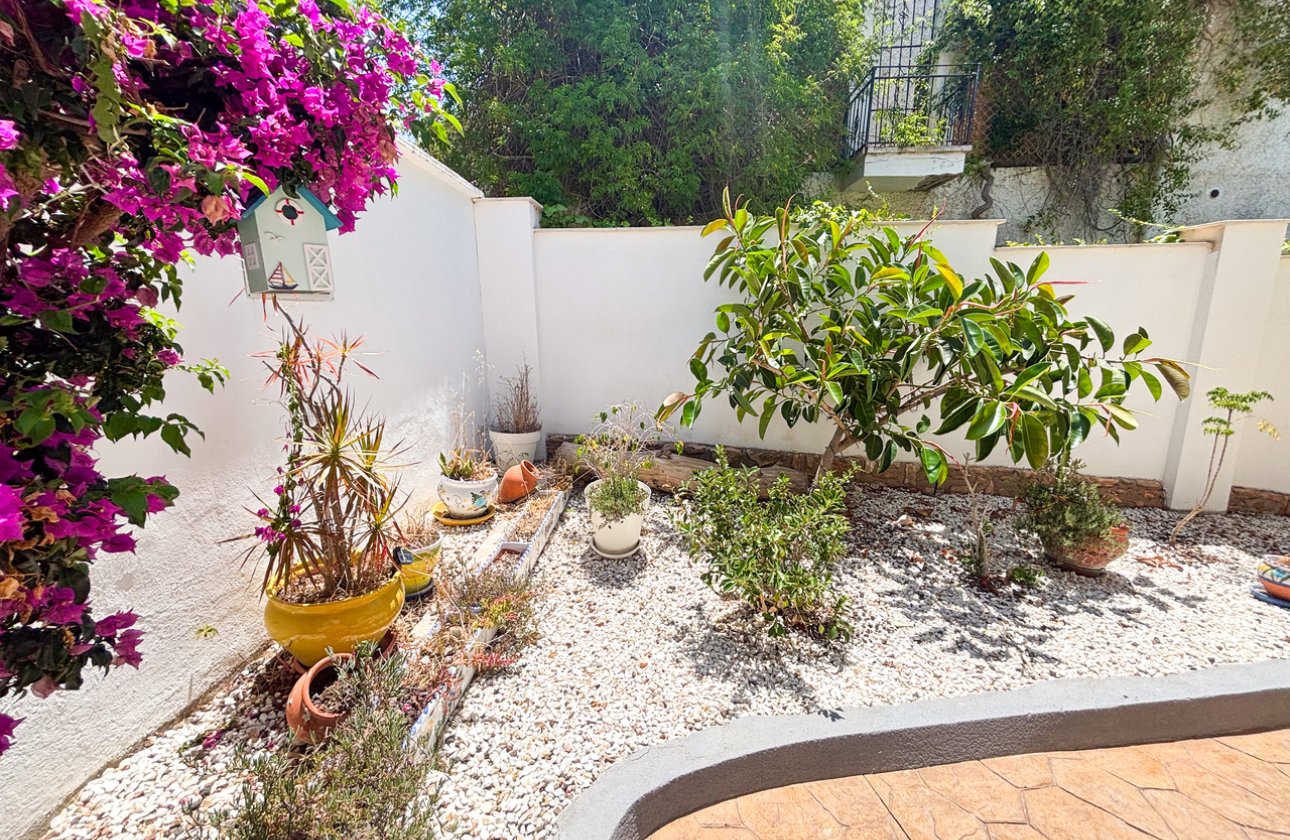 Herverkoop - Villa -
Dehesa de Campoamor - Costa Blanca