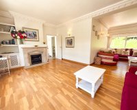 Herverkoop - Villa -
Dehesa de Campoamor - Costa Blanca