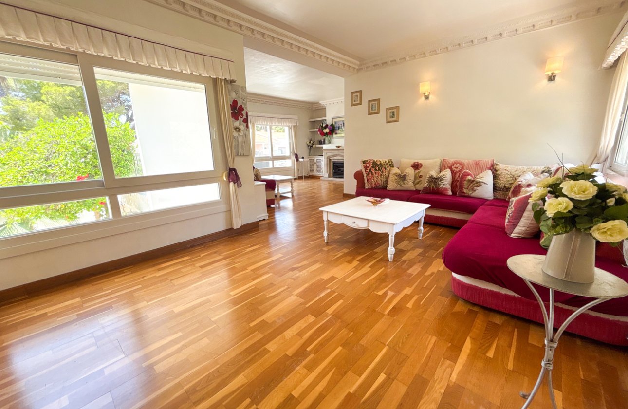 Herverkoop - Villa -
Dehesa de Campoamor - Costa Blanca
