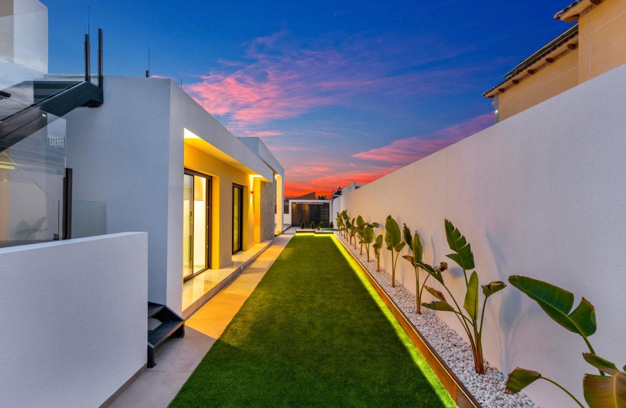 Herverkoop - Villa -
El Chaparral - Inland