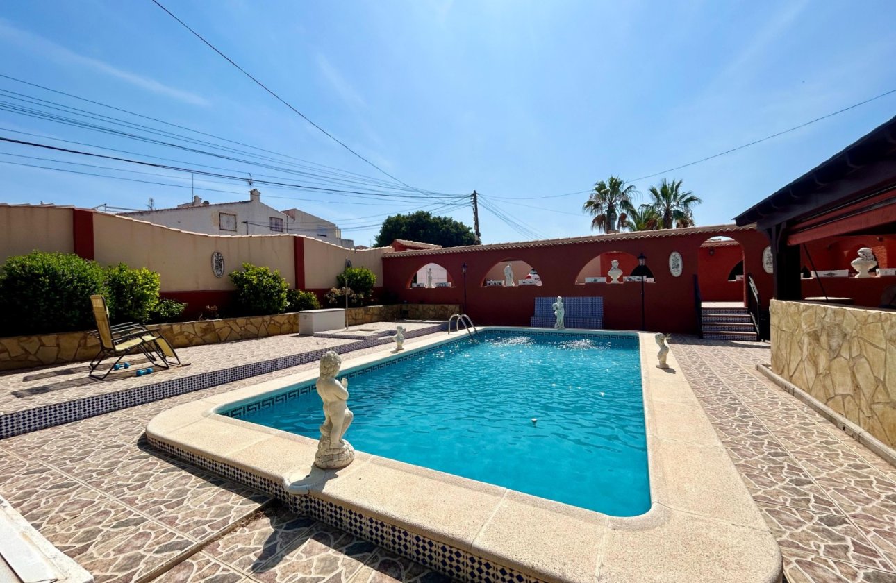 Herverkoop - Villa -
El Chaparral - Inland