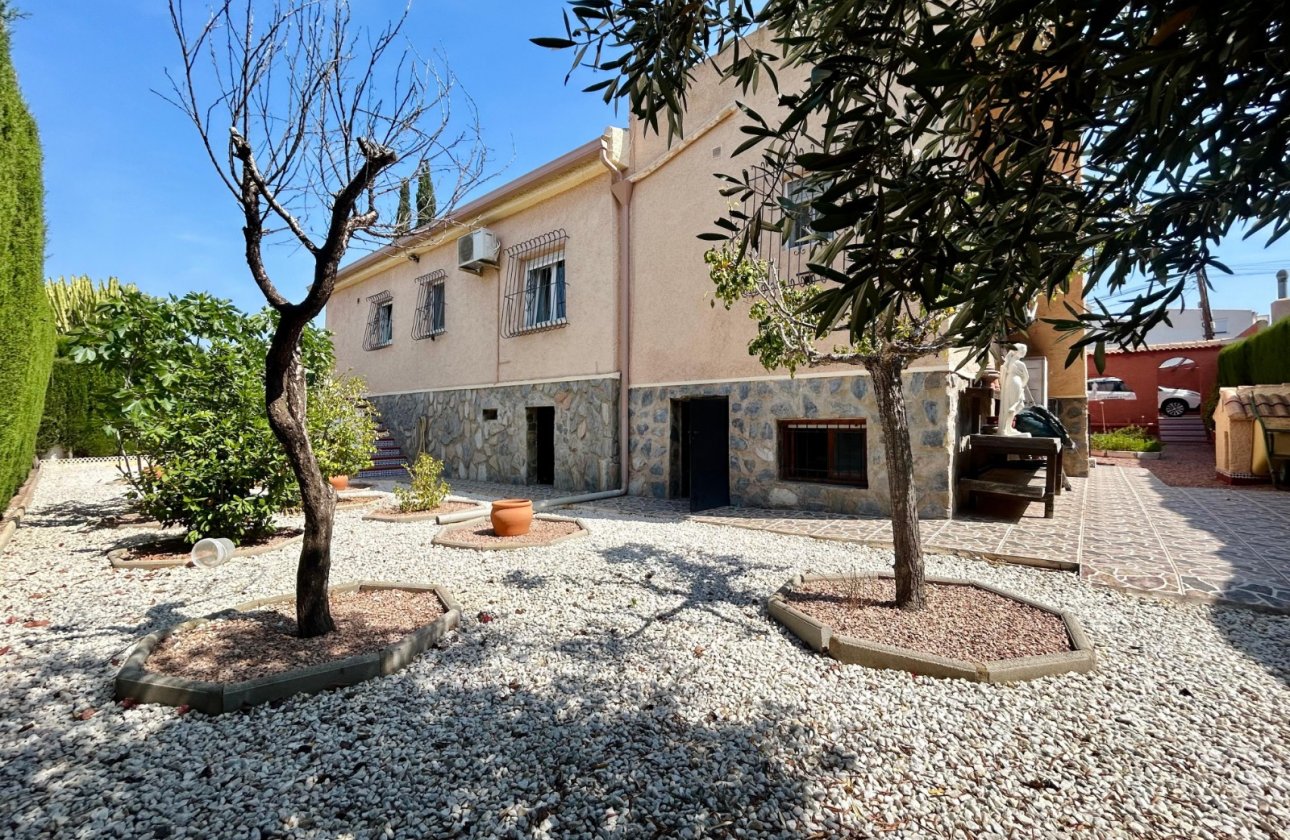 Herverkoop - Villa -
El Chaparral - Inland