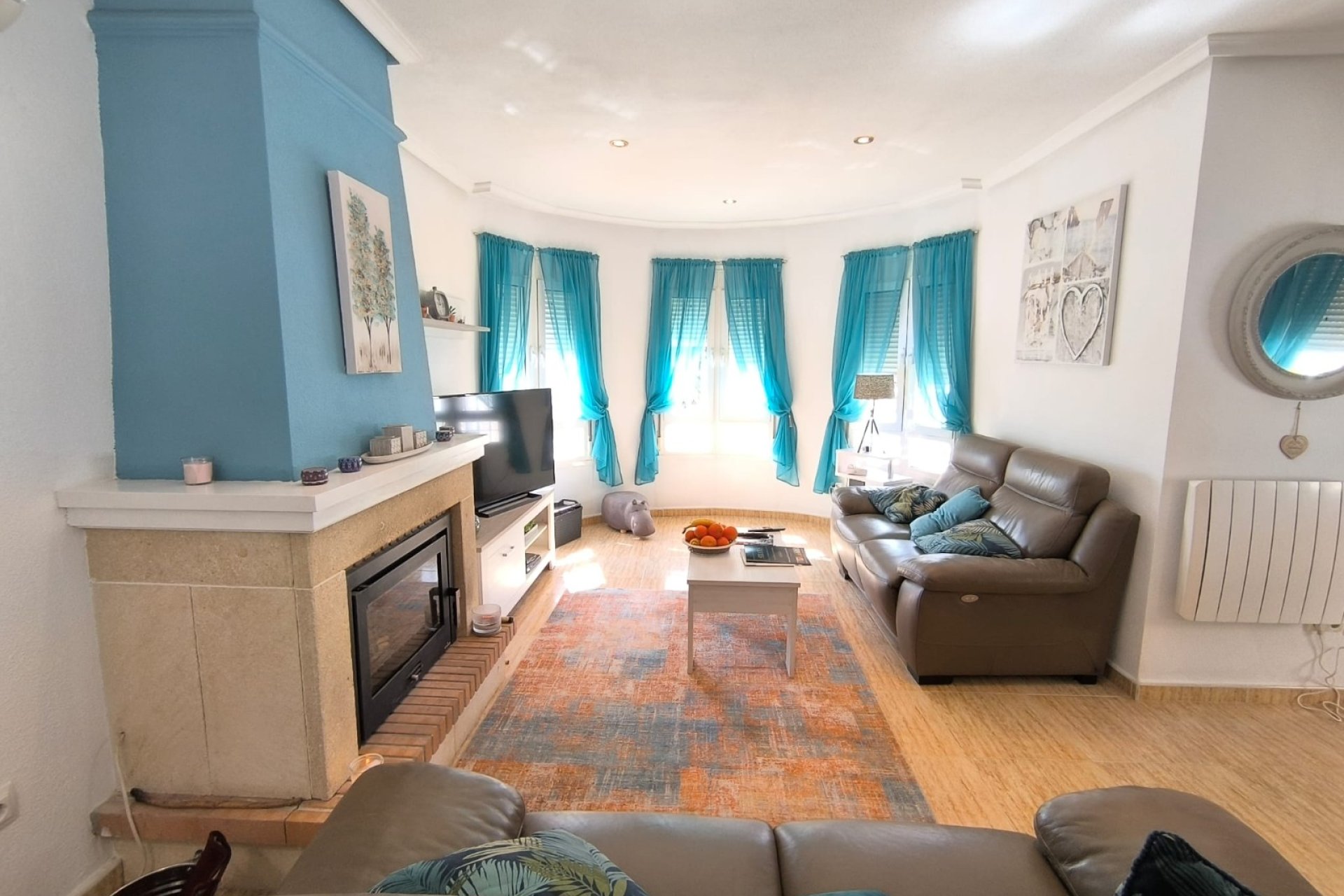 Herverkoop - Villa -
El Raso - Costa Blanca