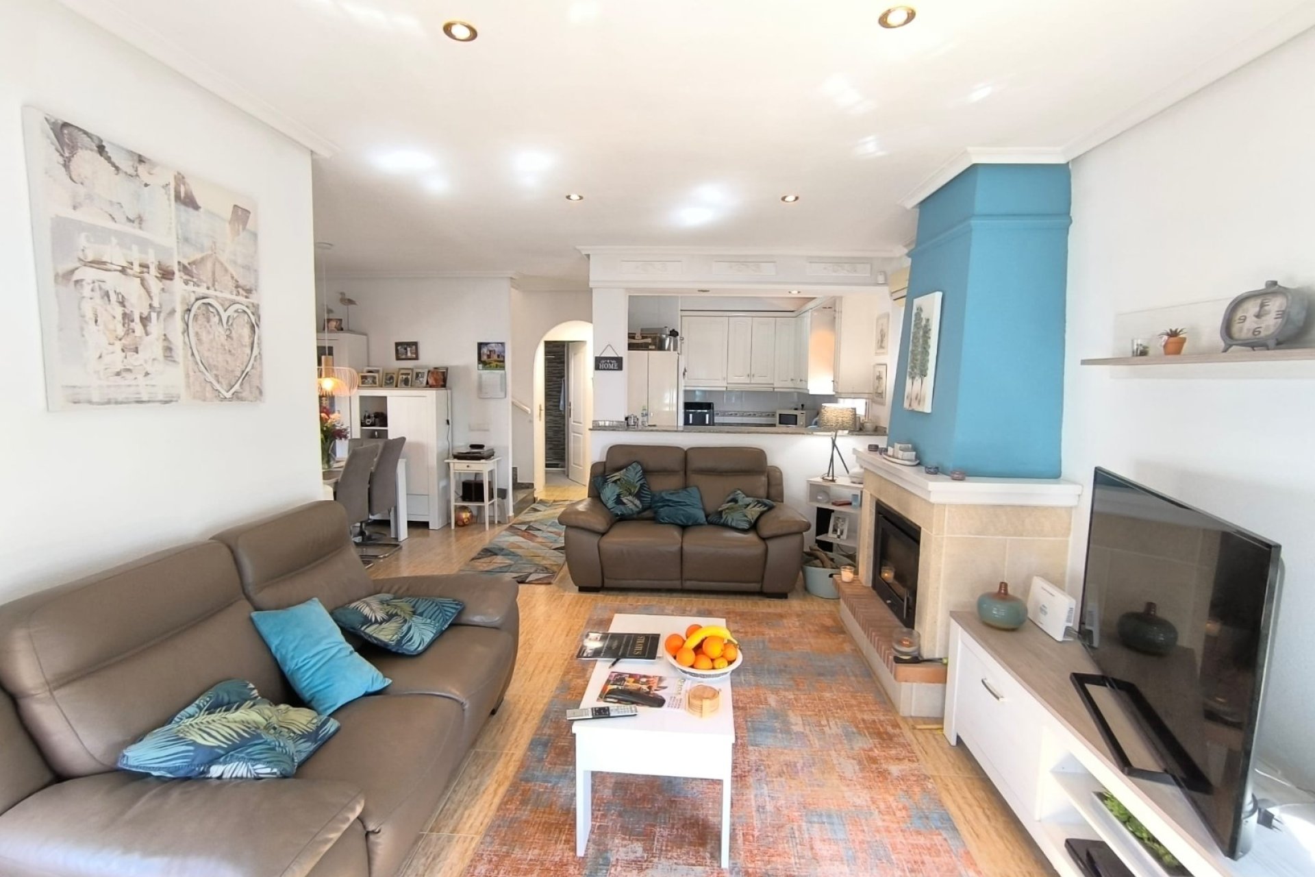 Herverkoop - Villa -
El Raso - Costa Blanca