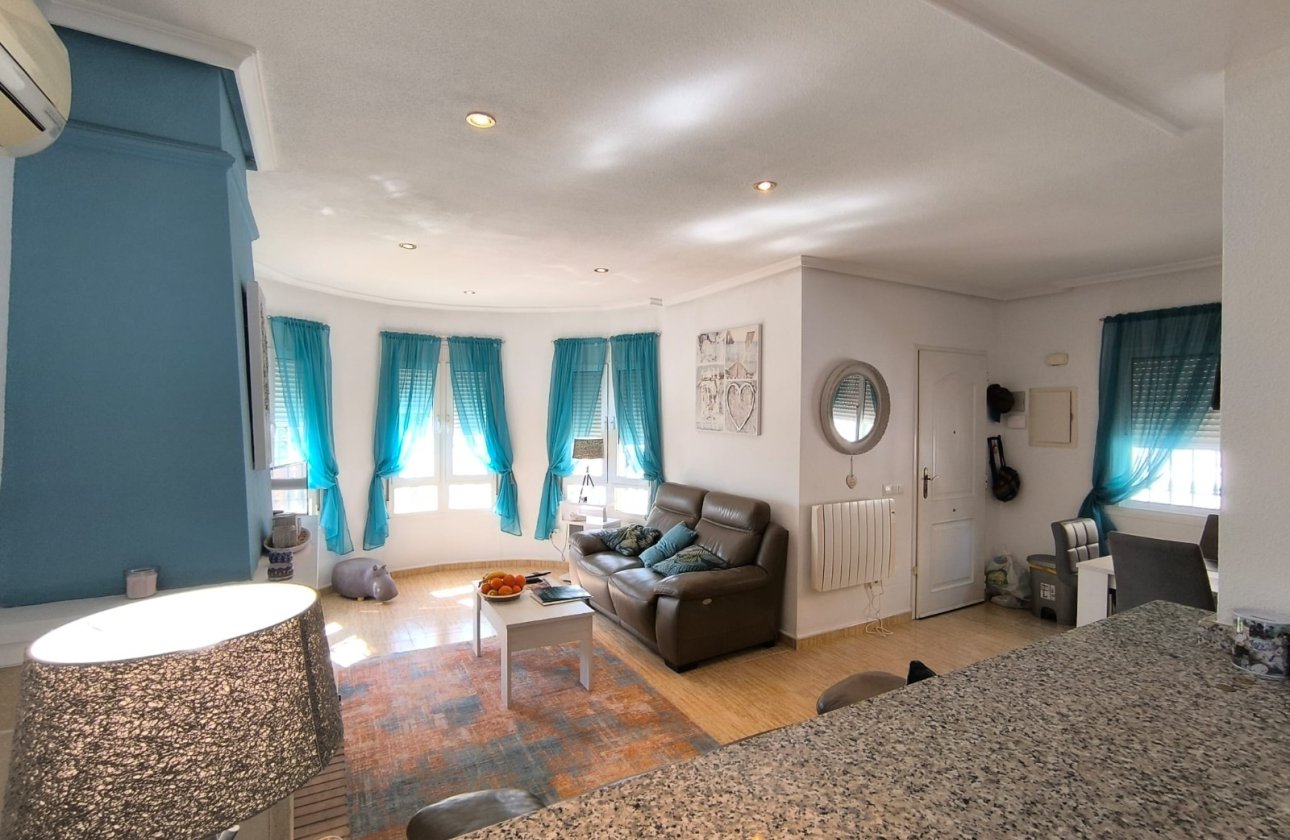 Herverkoop - Villa -
El Raso - Costa Blanca