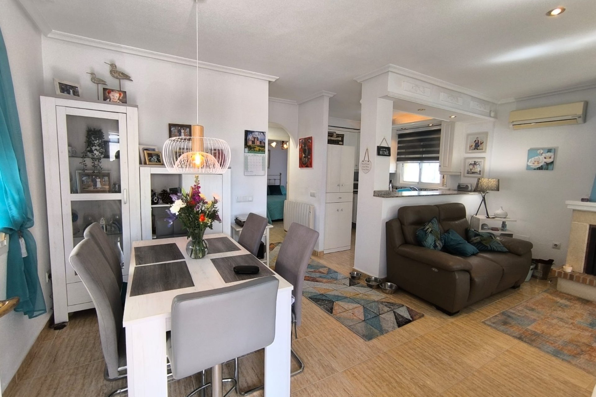 Herverkoop - Villa -
El Raso - Costa Blanca