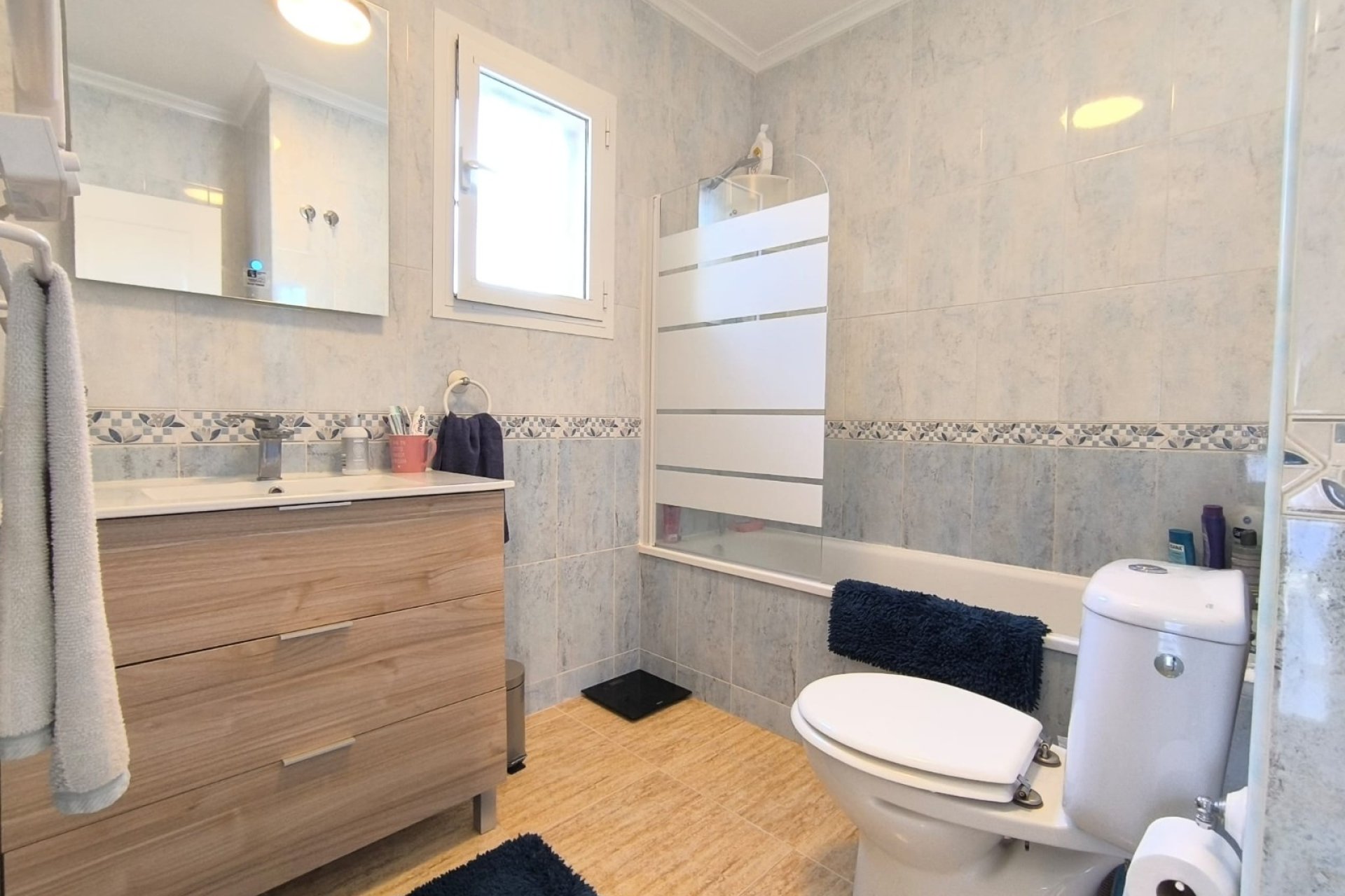 Herverkoop - Villa -
El Raso - Costa Blanca