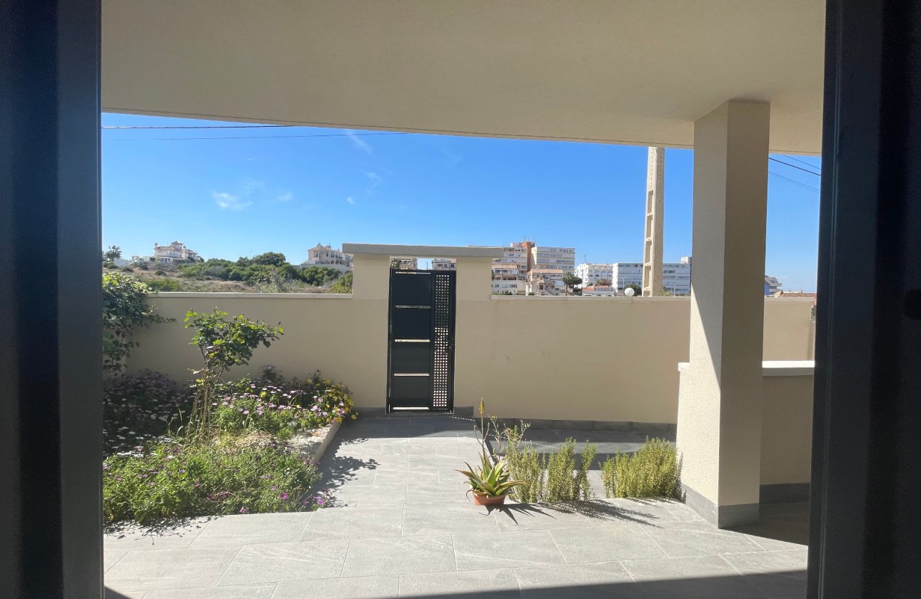 Herverkoop - Villa -
La Mata - Costa Blanca