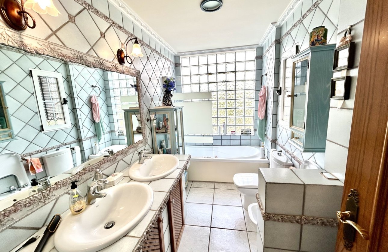 Herverkoop - Villa -
La Mata - Costa Blanca