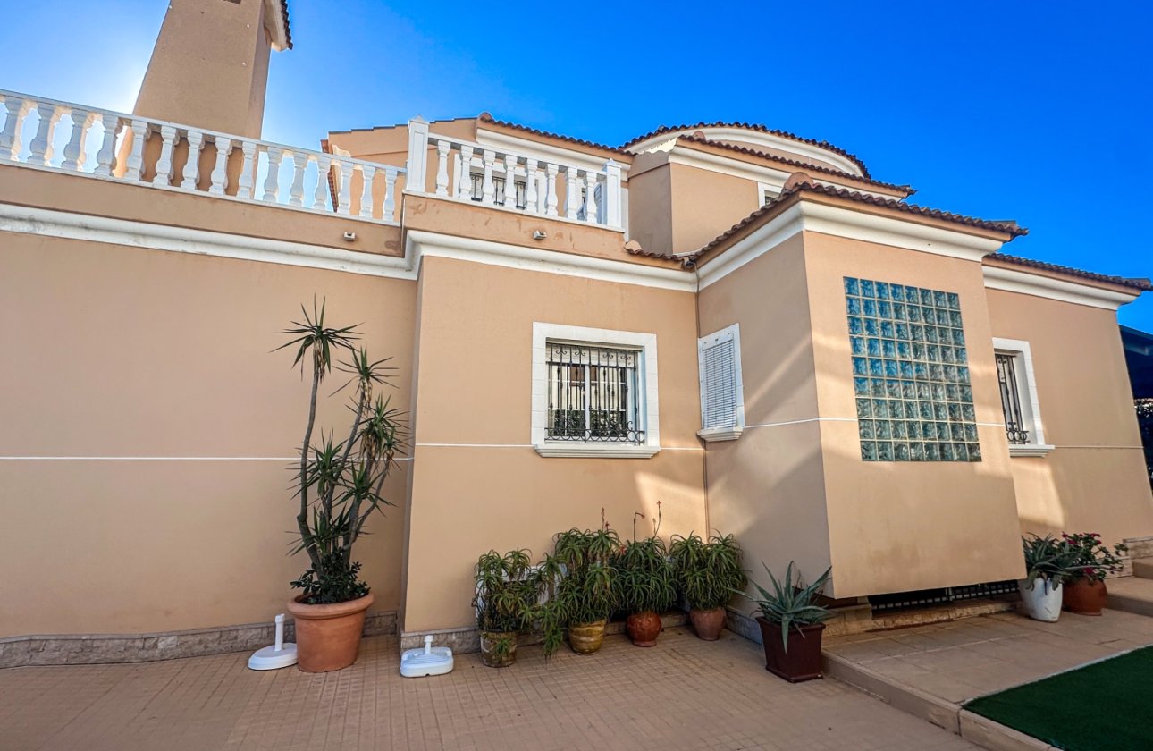 Herverkoop - Villa -
La Mata - Costa Blanca