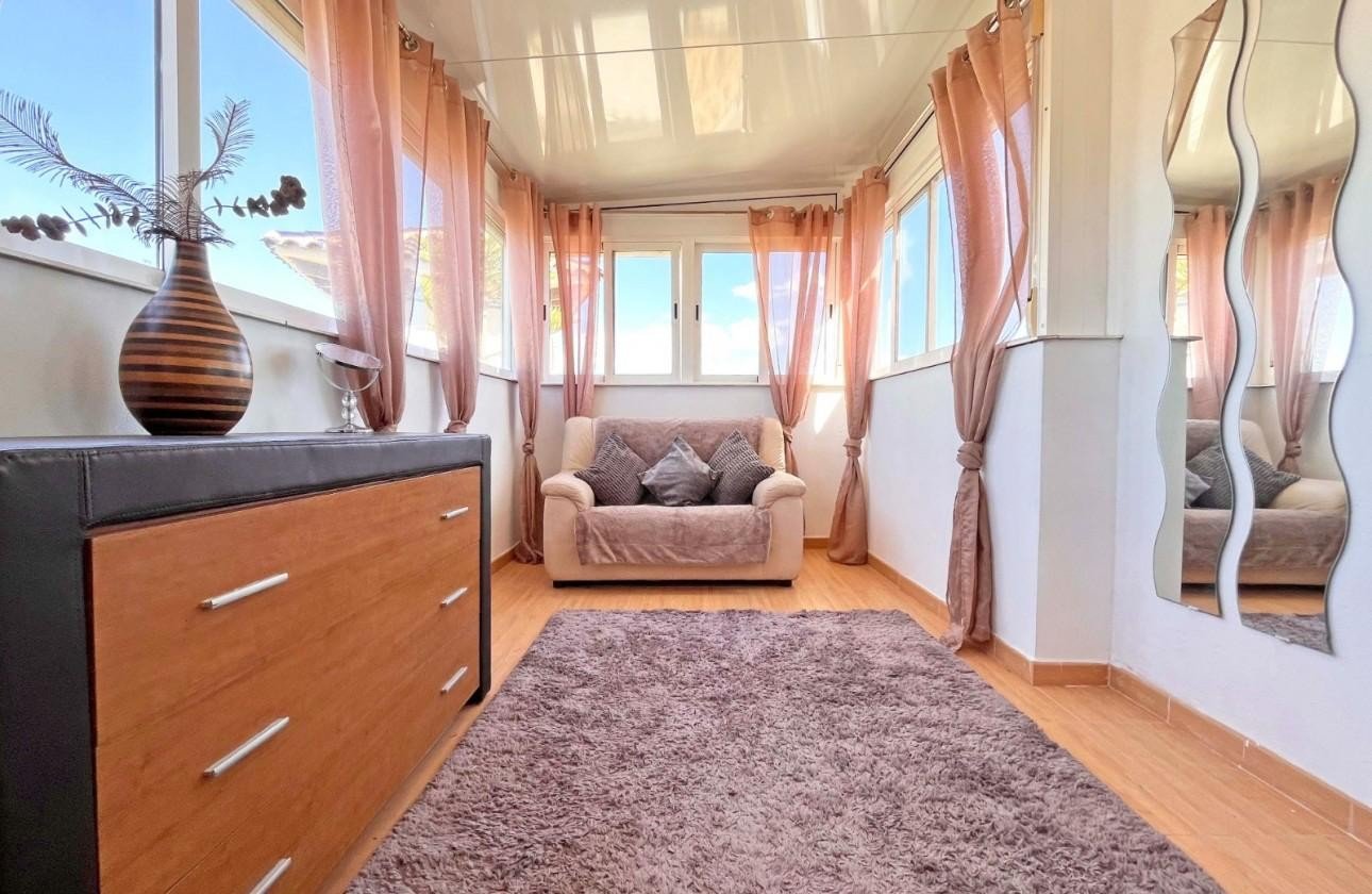 Herverkoop - Villa -
La Zenia - Costa Blanca