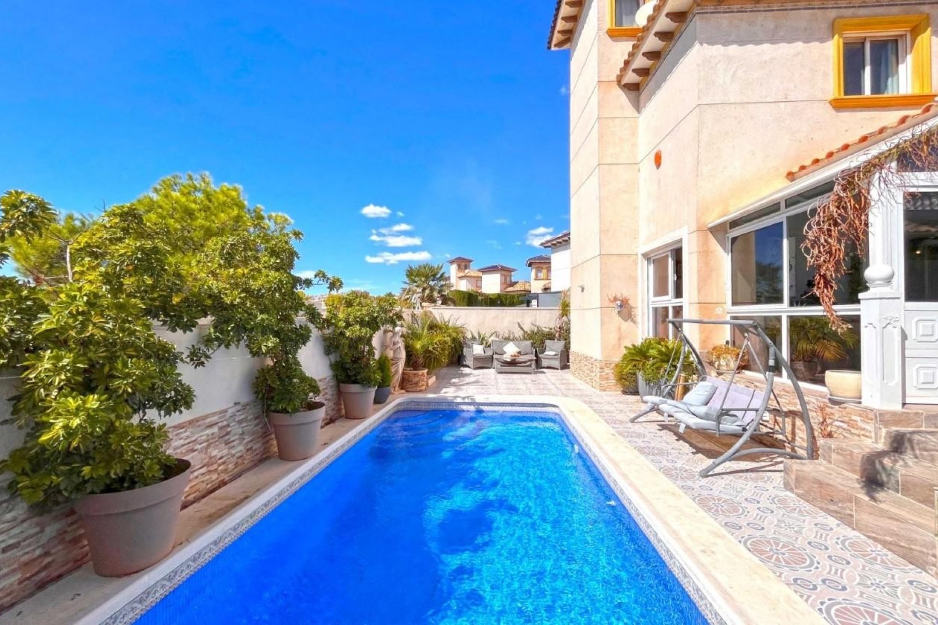 Herverkoop - Villa -
La Zenia - Costa Blanca