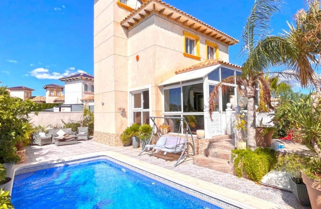 Herverkoop - Villa -
La Zenia - Costa Blanca