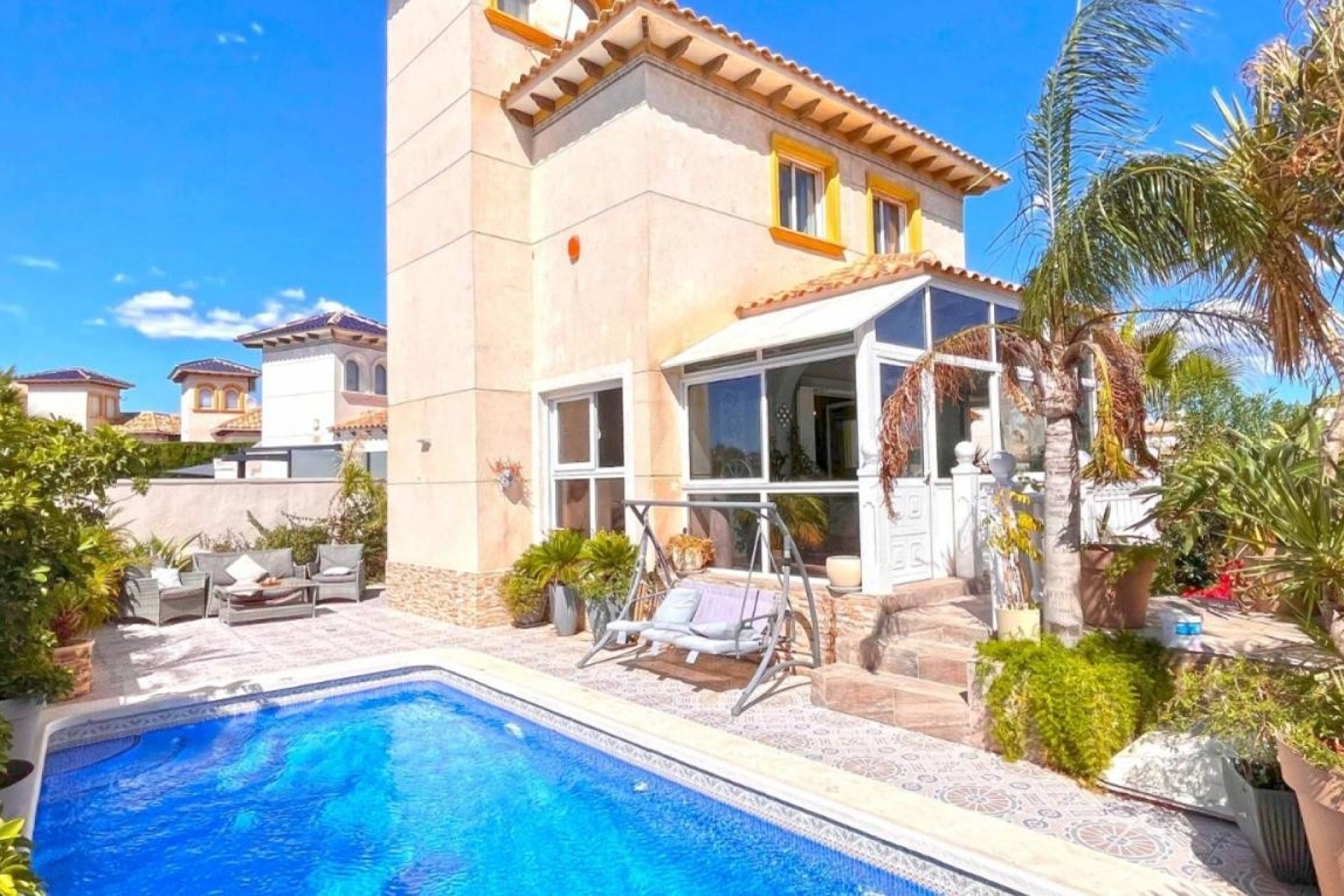 Herverkoop - Villa -
La Zenia - Costa Blanca