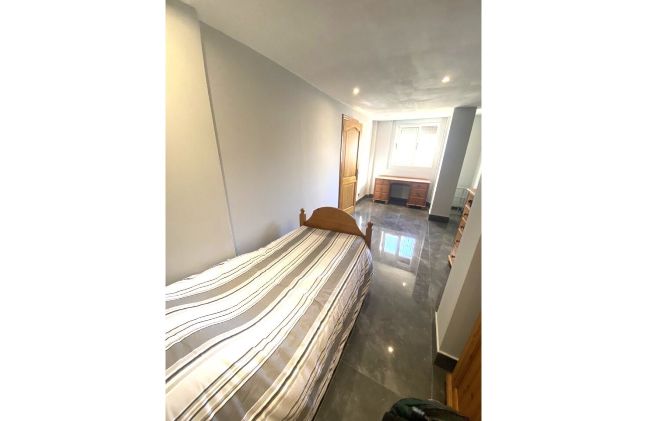 Herverkoop - Villa -
La Zenia - Costa Blanca