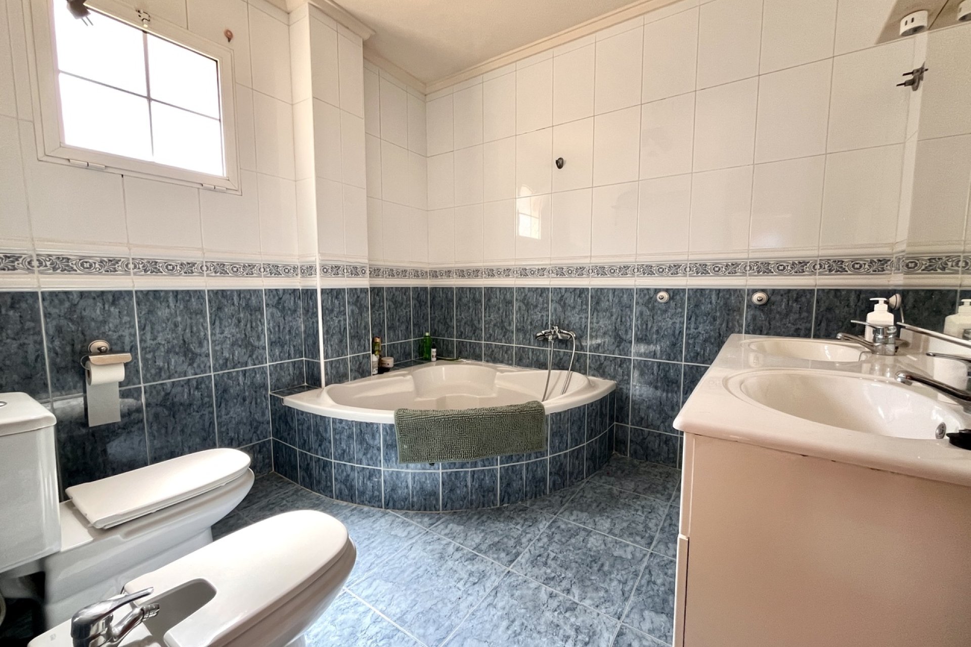 Herverkoop - Villa -
La Zenia - Costa Blanca