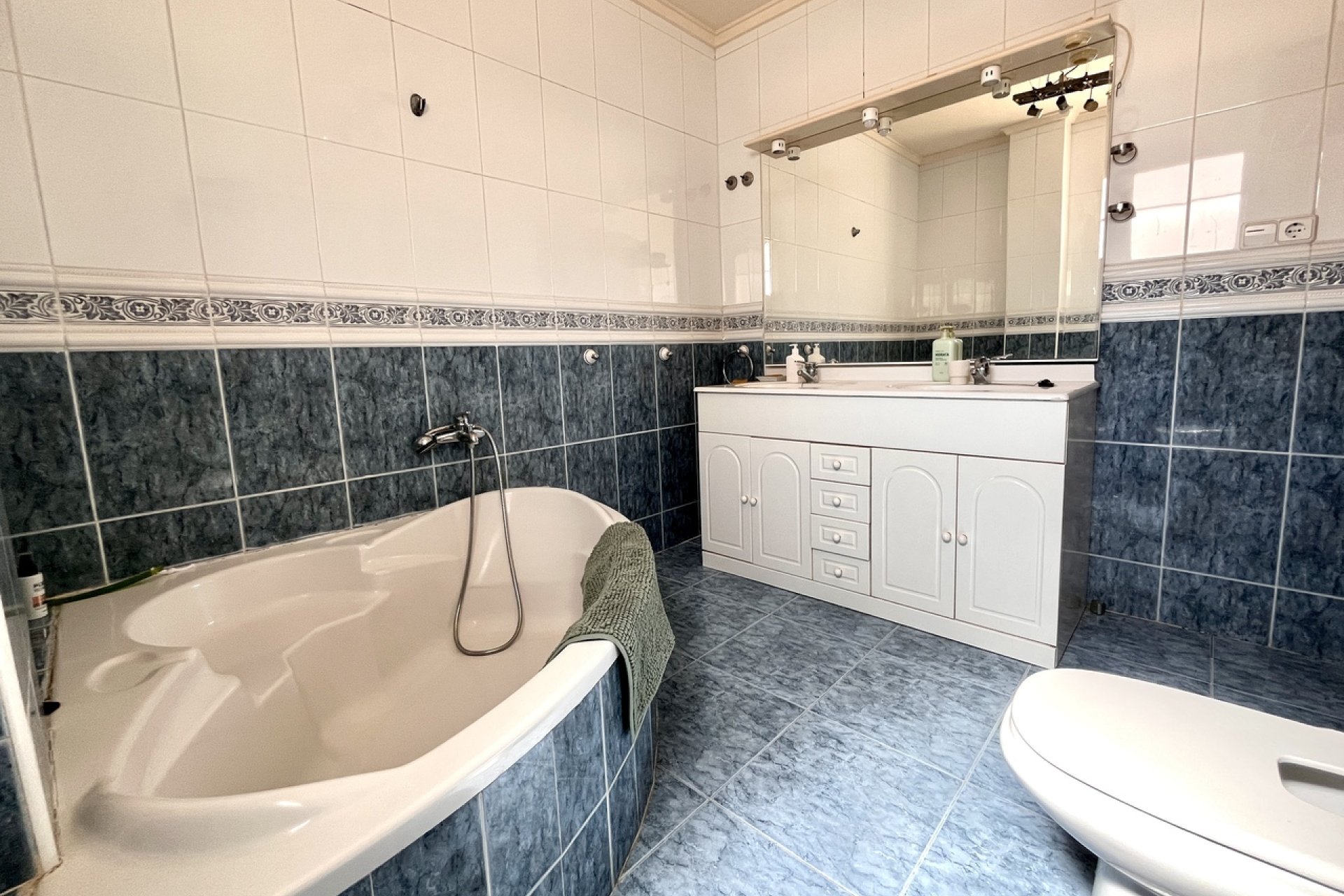 Herverkoop - Villa -
La Zenia - Costa Blanca