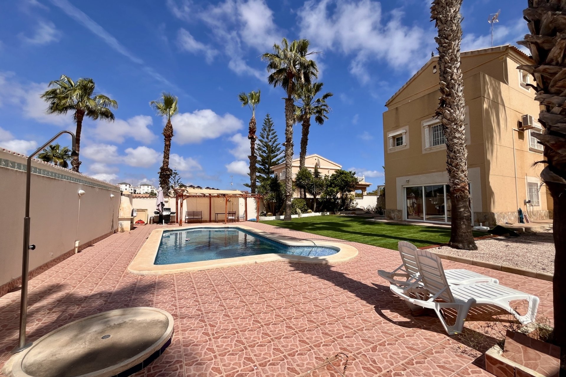 Herverkoop - Villa -
La Zenia - Costa Blanca