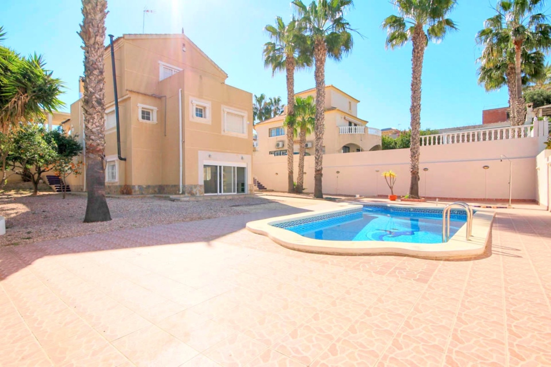 Herverkoop - Villa -
La Zenia - Costa Blanca
