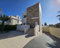 Herverkoop - Villa -
La Zenia - Costa Blanca