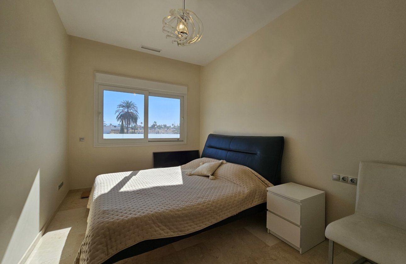 Herverkoop - Villa -
La Zenia - Costa Blanca