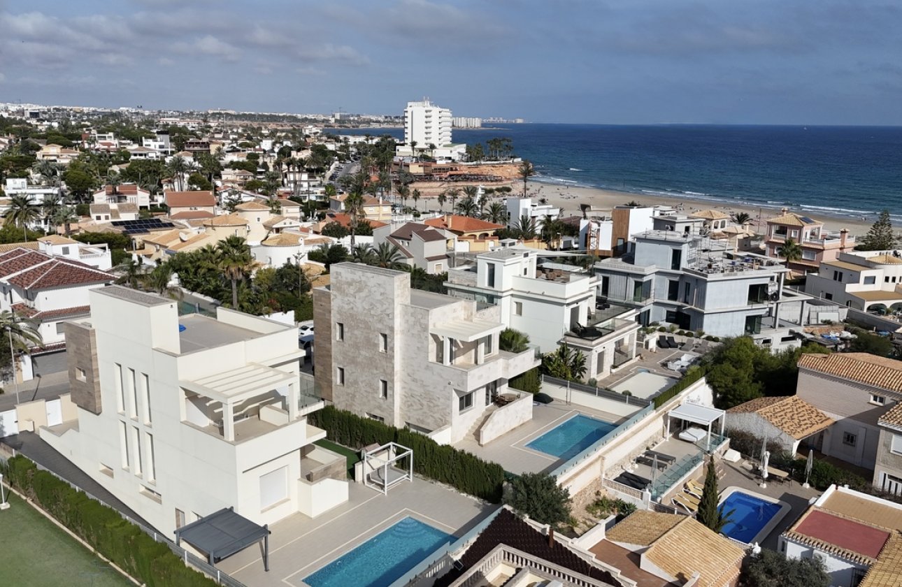 Herverkoop - Villa -
La Zenia - Costa Blanca