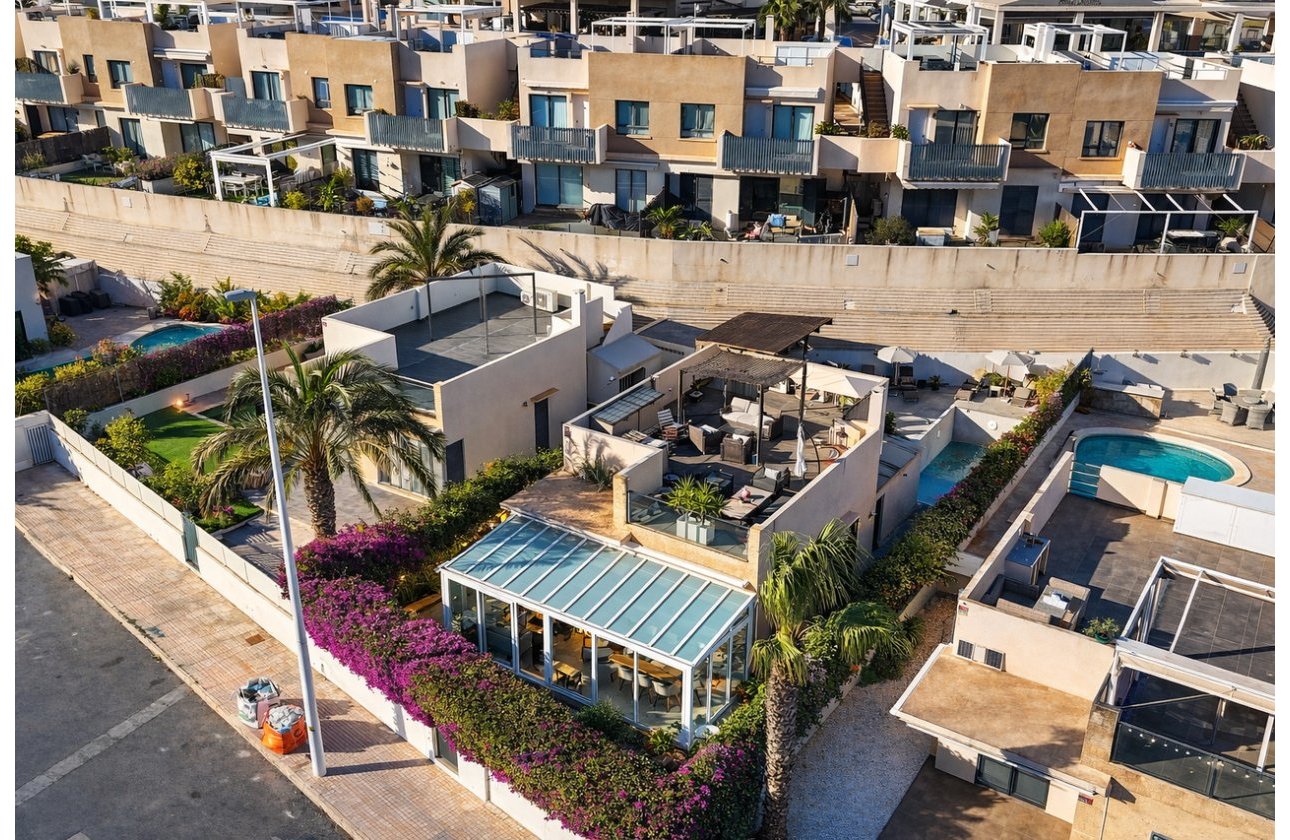 Herverkoop - Villa -
La Zenia - Costa Blanca