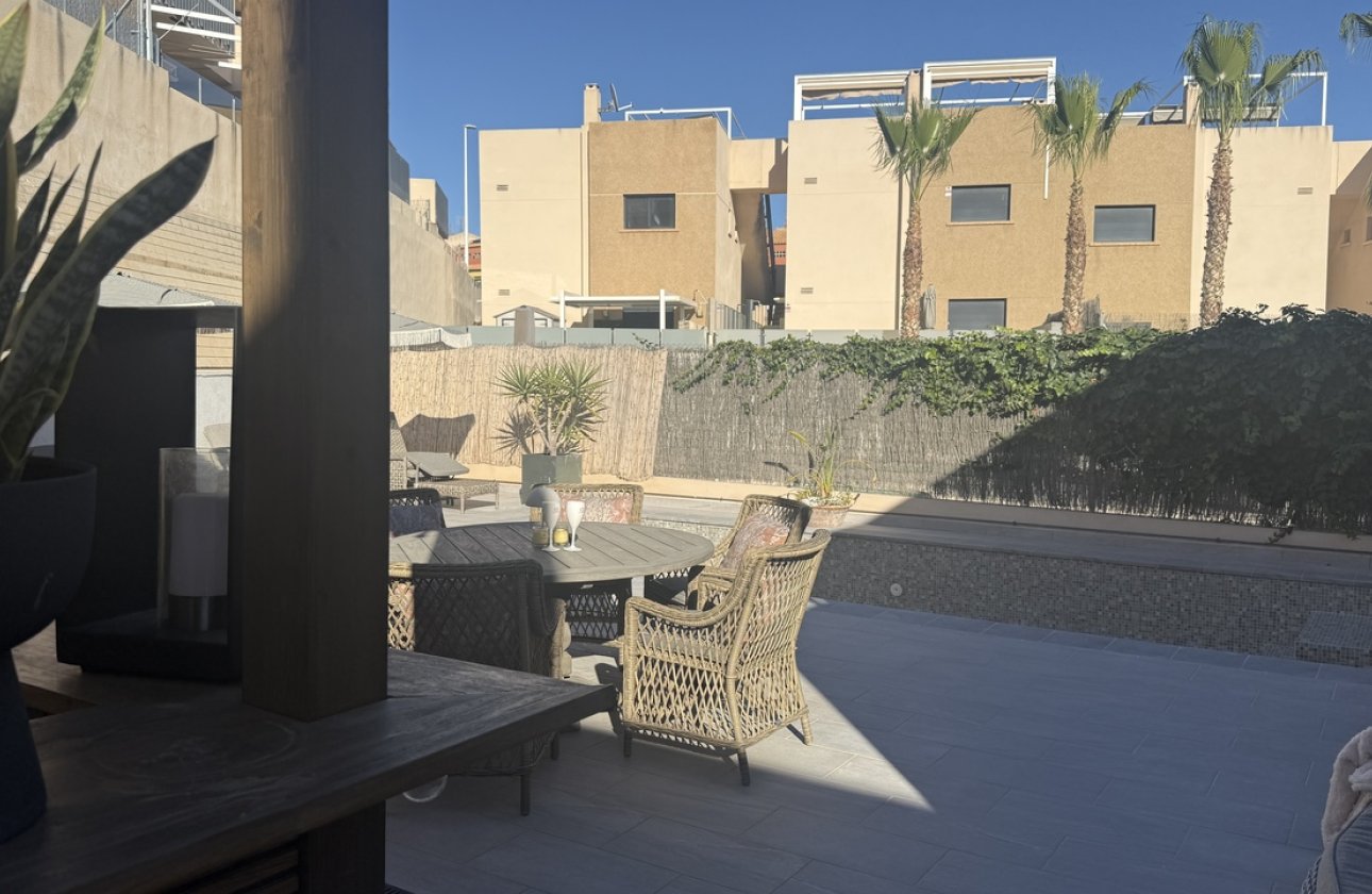 Herverkoop - Villa -
La Zenia - Costa Blanca