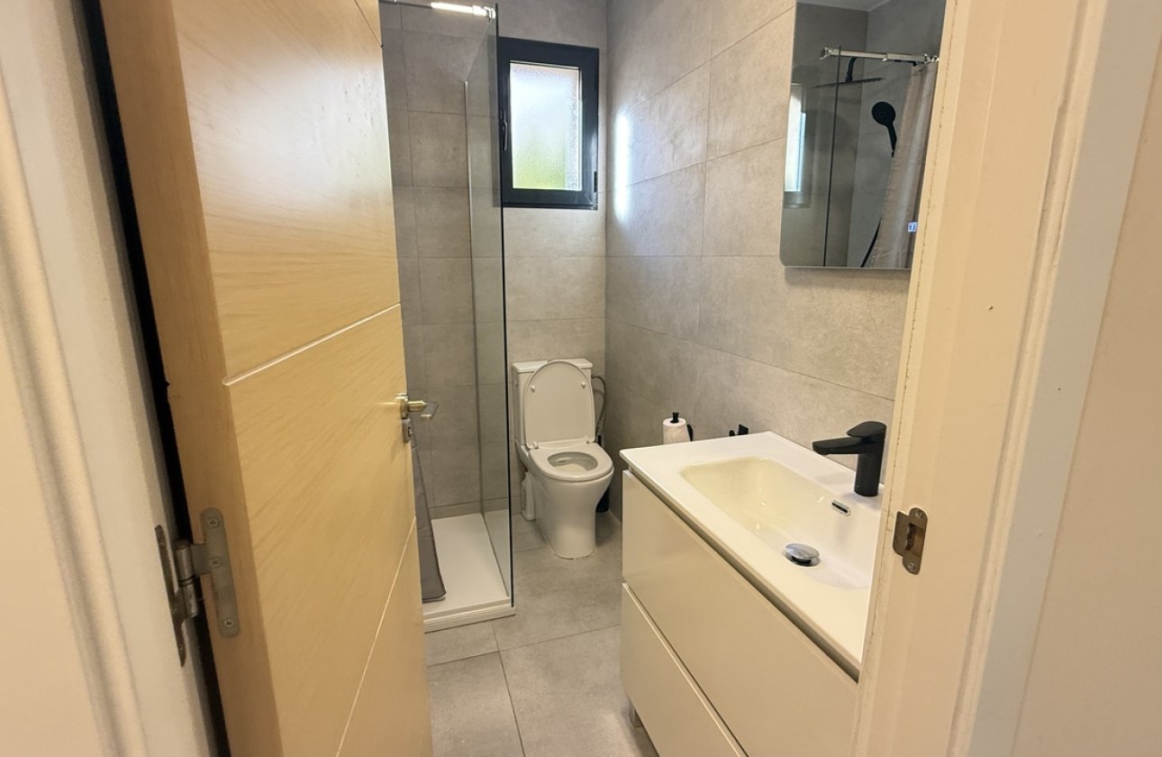 Herverkoop - Villa -
La Zenia - Costa Blanca