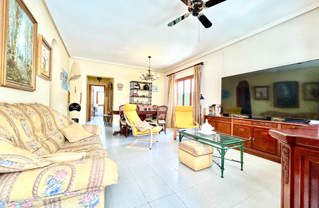 Herverkoop - Villa -
La Zenia - Costa Blanca