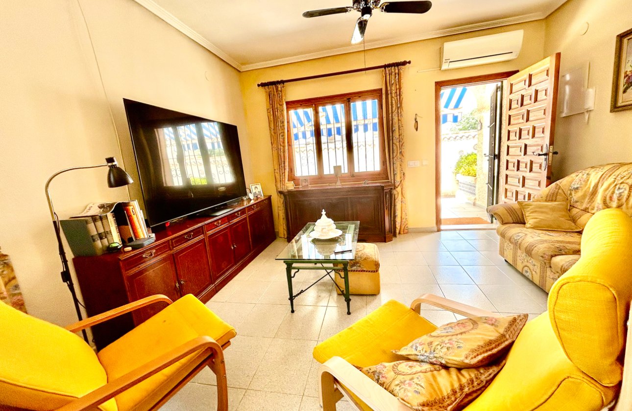 Herverkoop - Villa -
La Zenia - Costa Blanca
