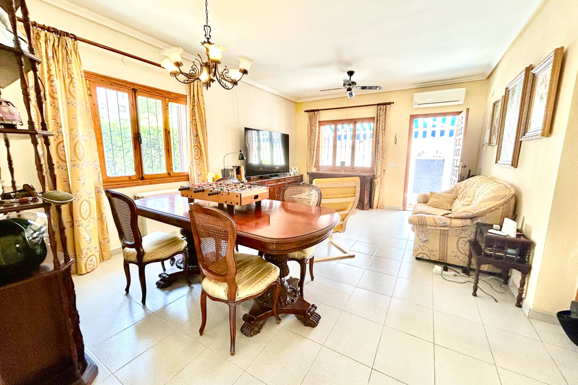 Herverkoop - Villa -
La Zenia - Costa Blanca