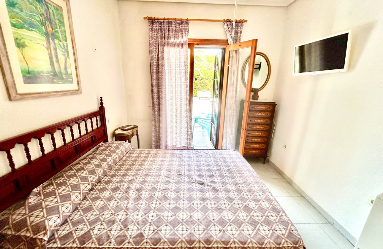 Herverkoop - Villa -
La Zenia - Costa Blanca