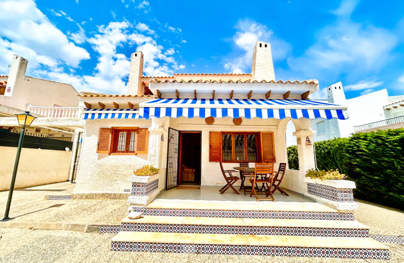 Herverkoop - Villa -
La Zenia - Costa Blanca