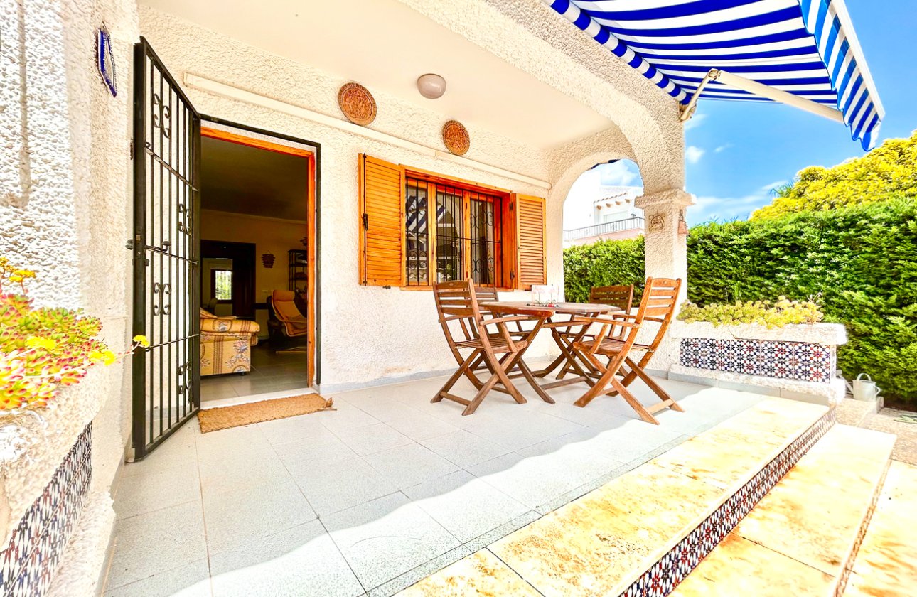 Herverkoop - Villa -
La Zenia - Costa Blanca