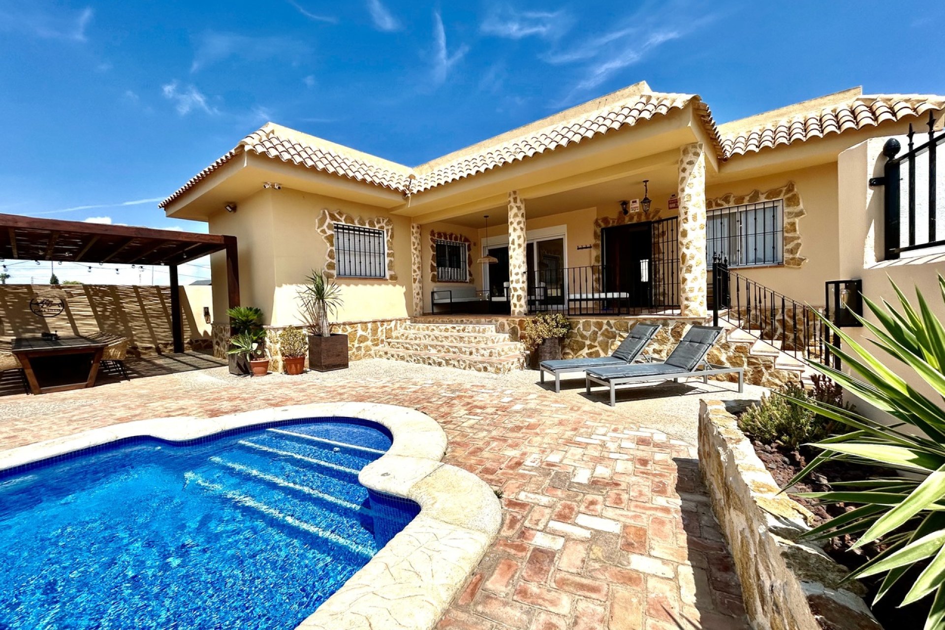 Herverkoop - Villa -
La Zenia - Costa Blanca