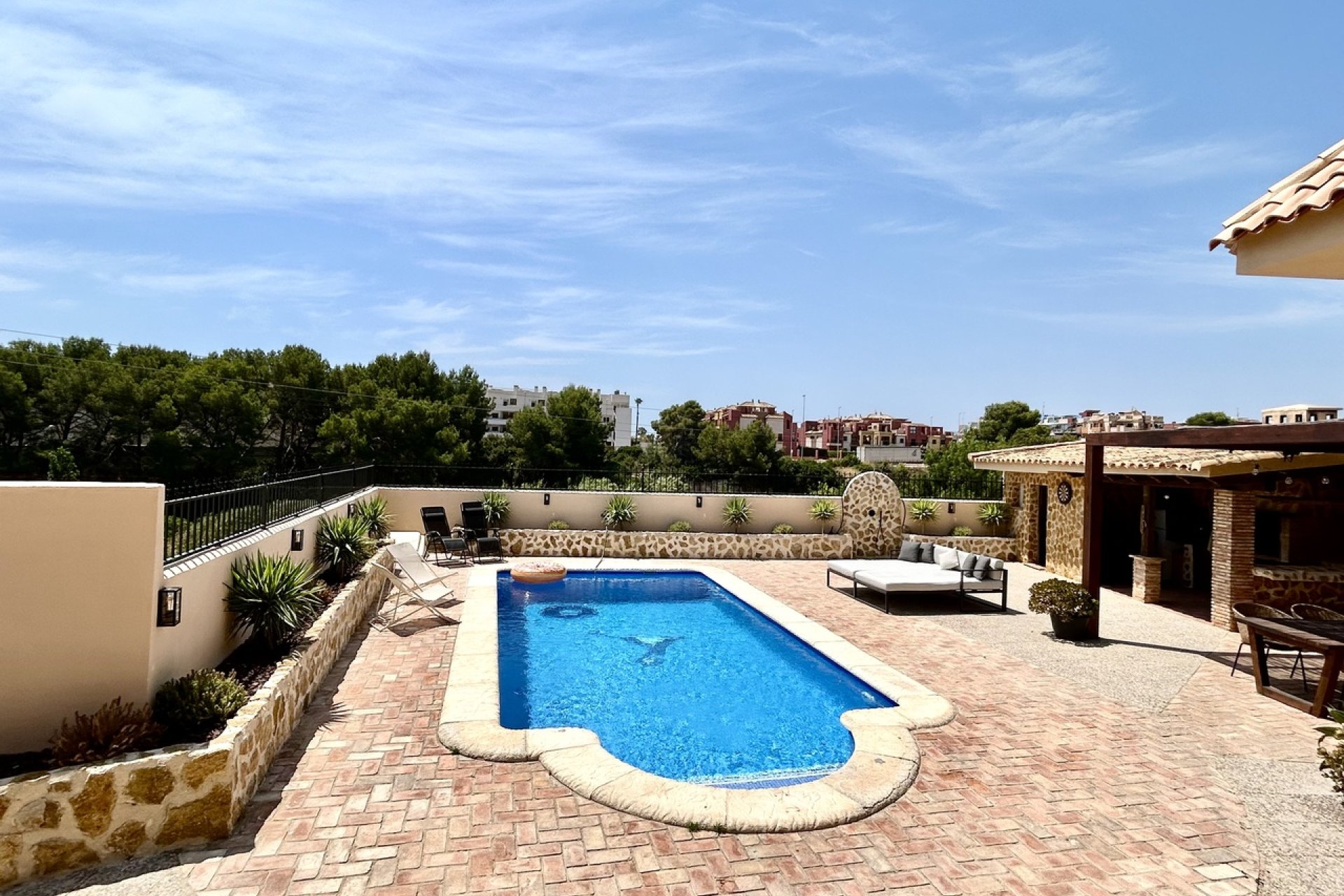 Herverkoop - Villa -
La Zenia - Costa Blanca