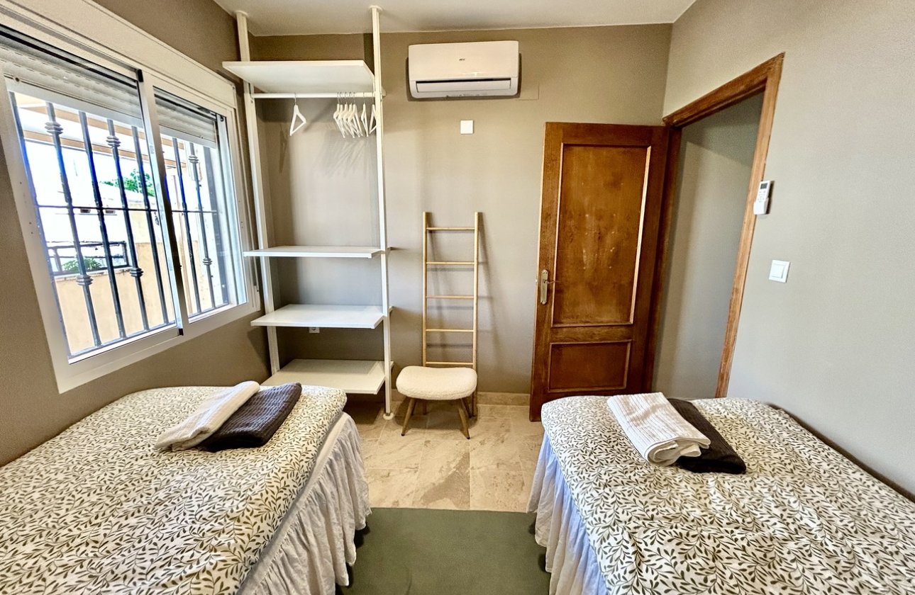 Herverkoop - Villa -
La Zenia - Costa Blanca