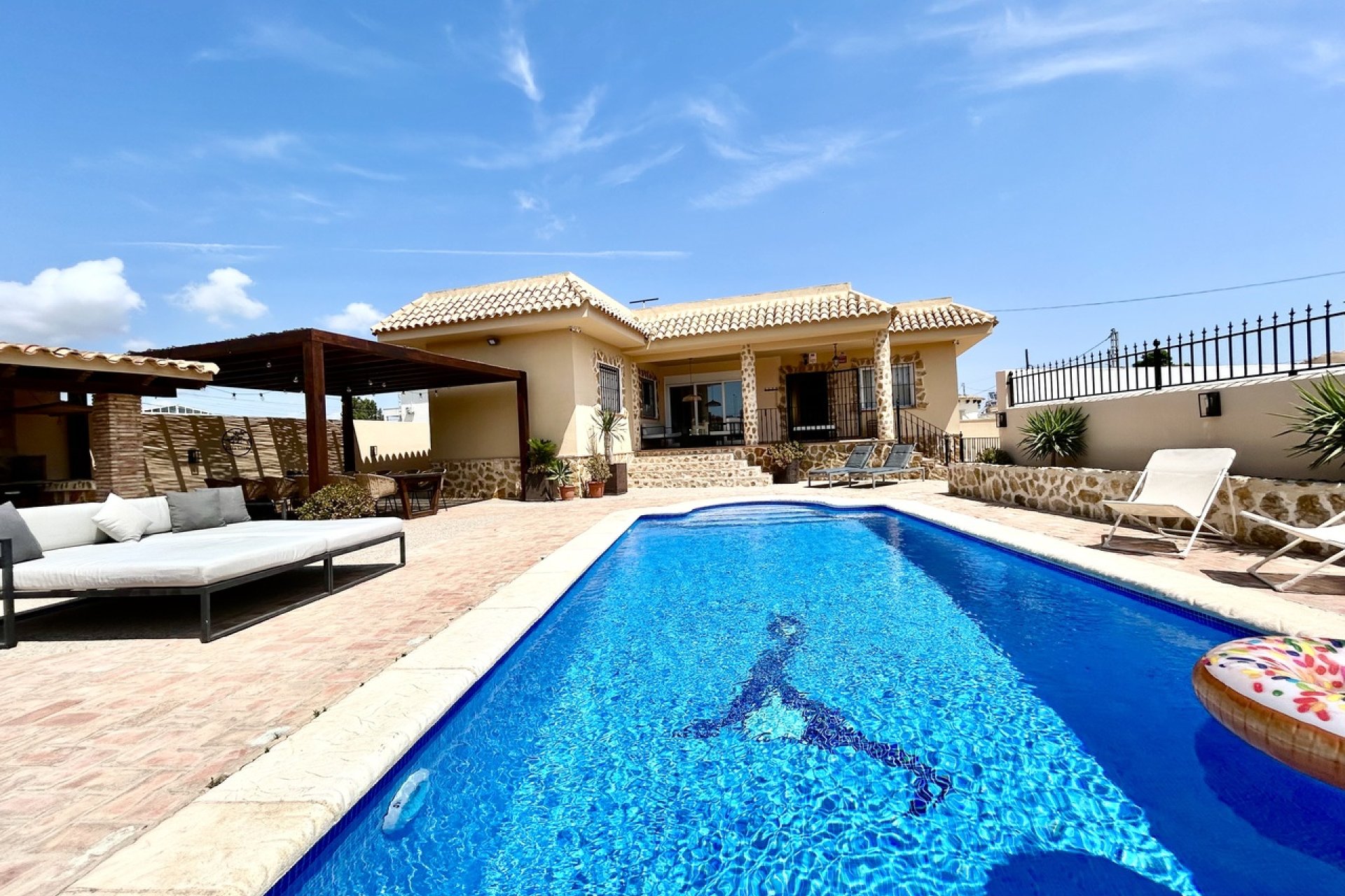Herverkoop - Villa -
La Zenia - Costa Blanca