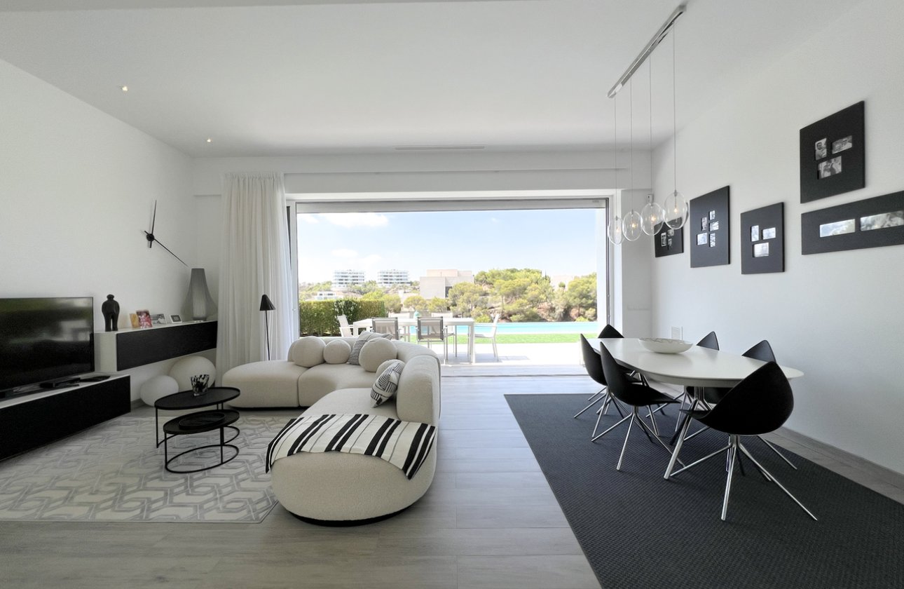 Herverkoop - Villa -
Las Colinas Golf - Costa Blanca