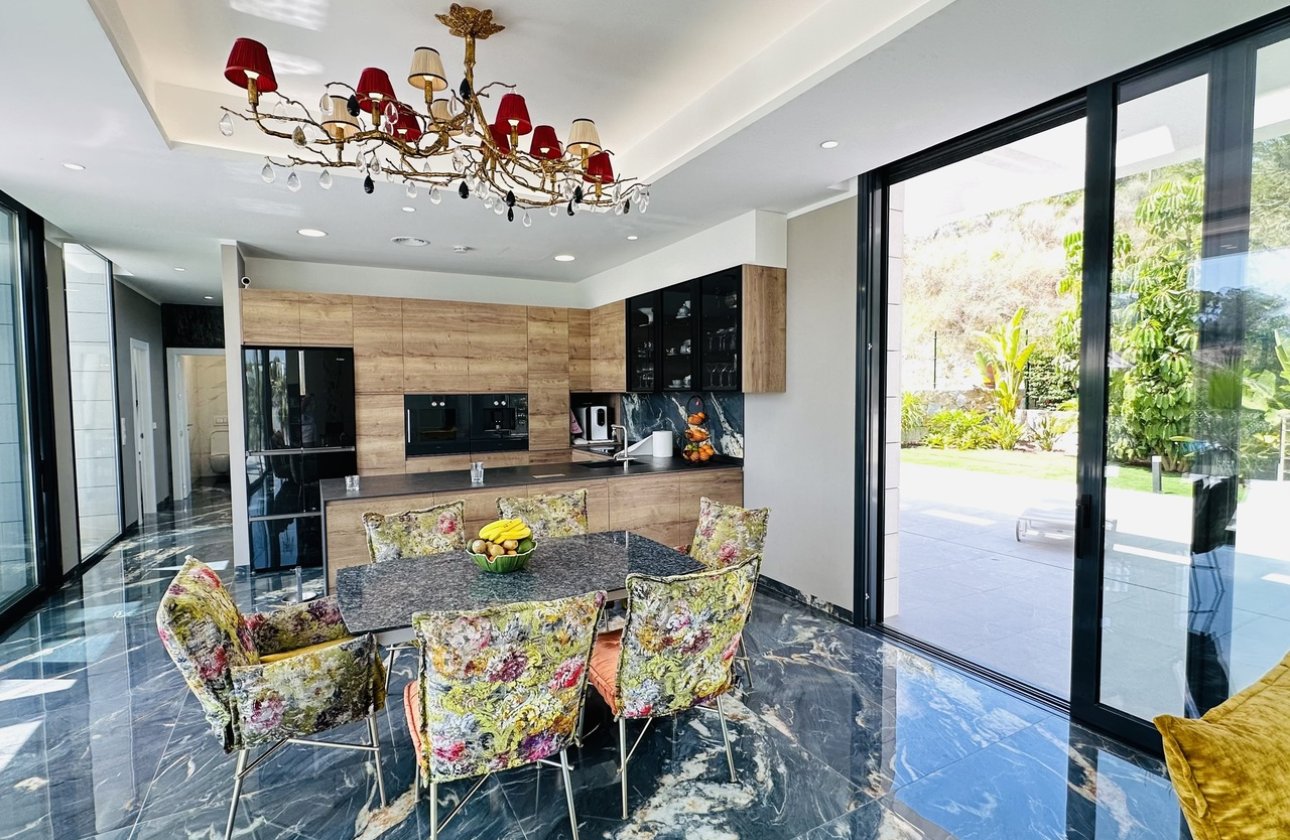 Herverkoop - Villa -
Las Colinas Golf - Costa Blanca