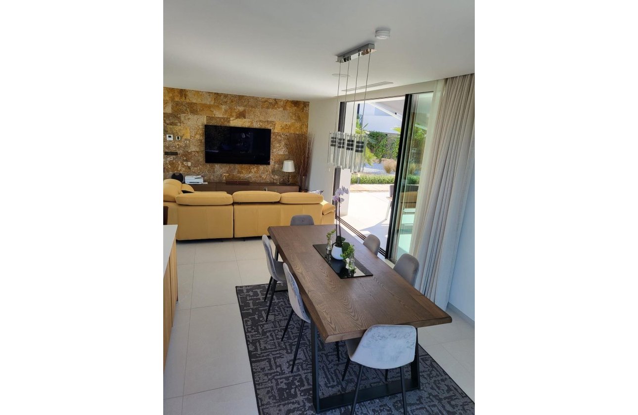 Herverkoop - Villa -
Las Colinas Golf - Costa Blanca