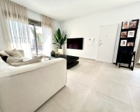 Herverkoop - Villa -
Las Filipinas - Inland
