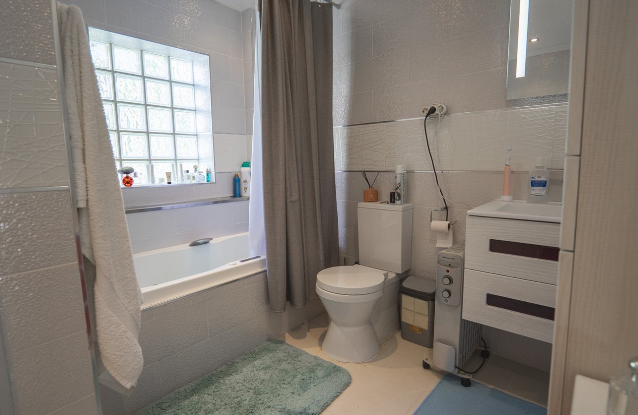 Herverkoop - Villa -
Las Ramblas Golf - Calle Mayor