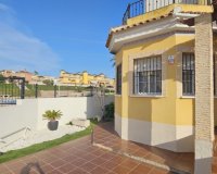 Herverkoop - Villa -
Lo Crispin - Inland