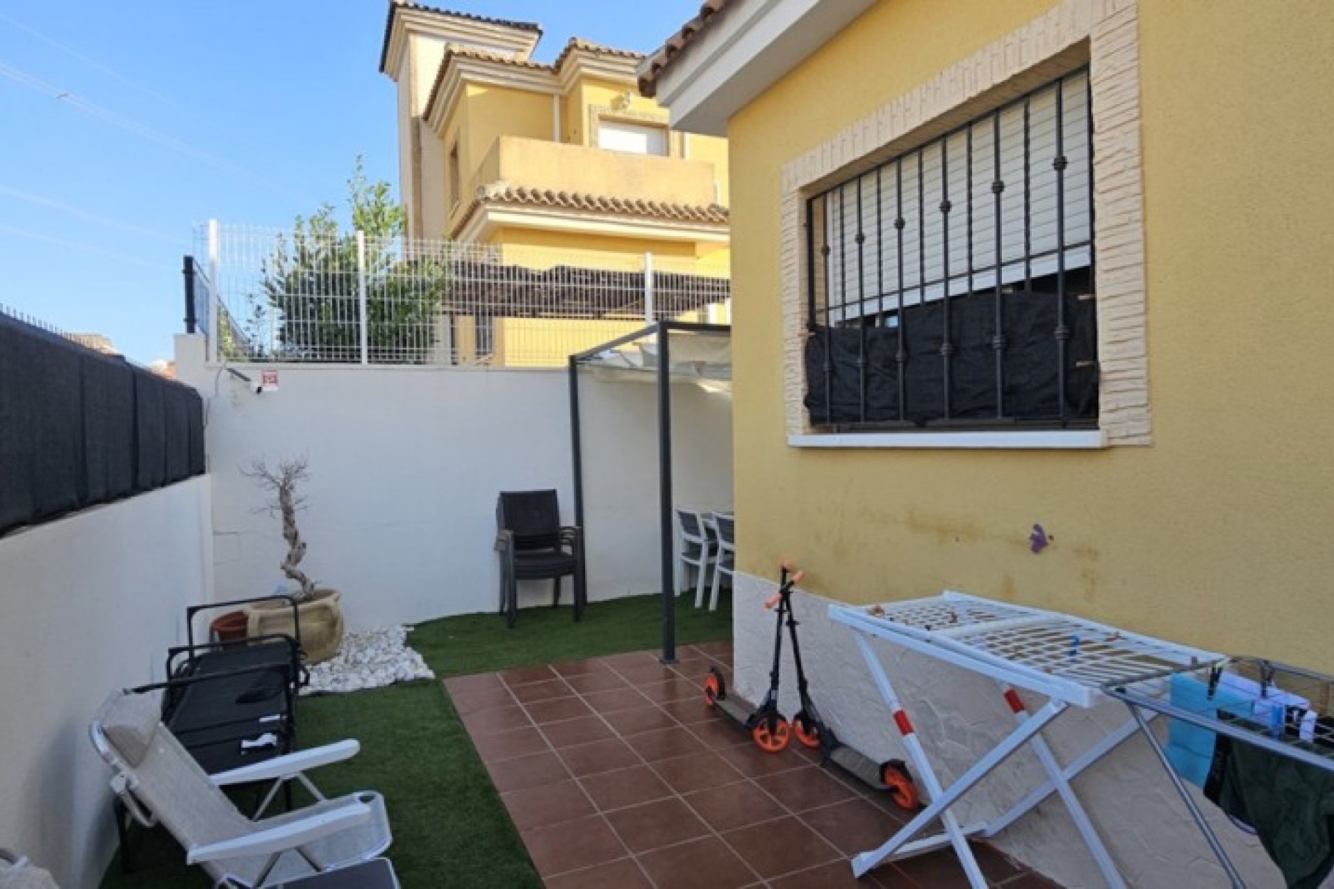 Herverkoop - Villa -
Lo Crispin - Inland